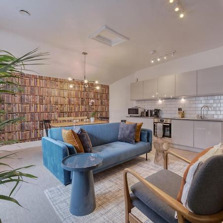 Beautiful Apartment On The Historic Rows チェスター エクステリア 写真