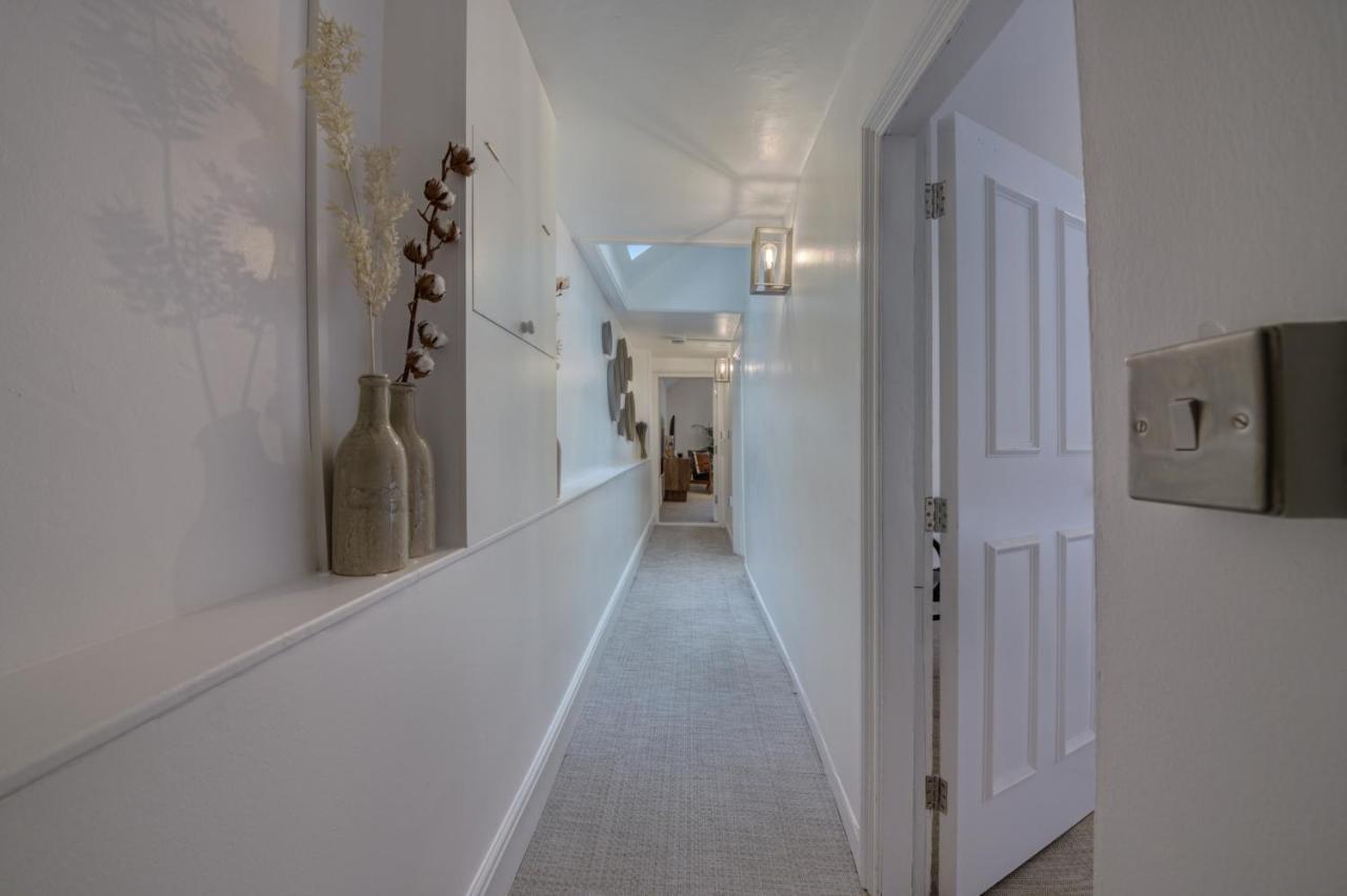 Beautiful Apartment On The Historic Rows チェスター エクステリア 写真