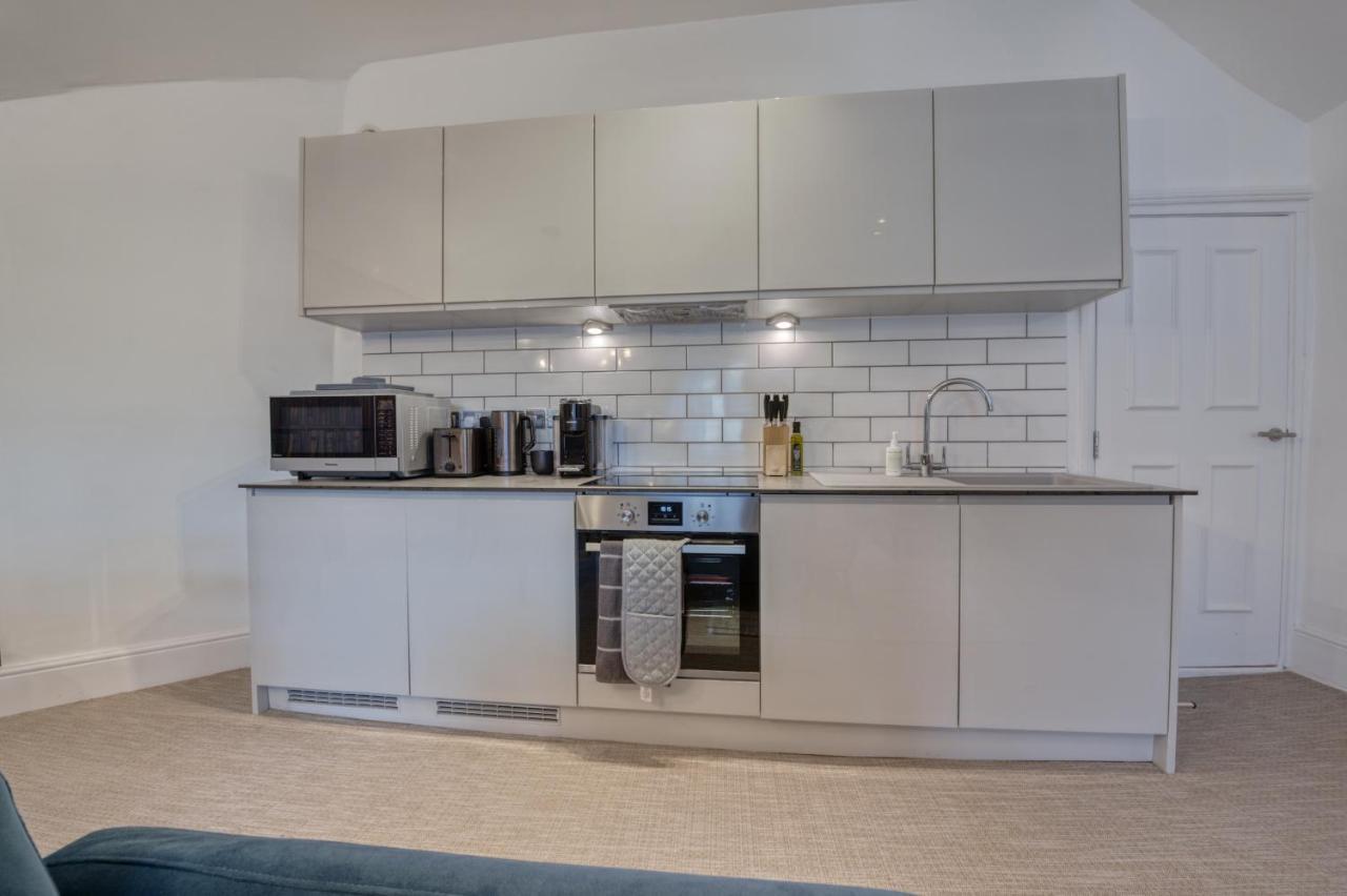 Beautiful Apartment On The Historic Rows チェスター エクステリア 写真
